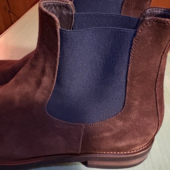 MINT Mens Trask 30-2240 Brown Suede Chelsea Pull On Boots Size 10.5 M Vibram - Picture 3 of 12